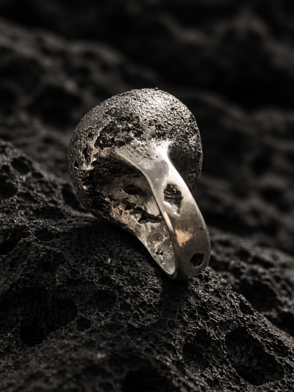 KUENCO ring back view