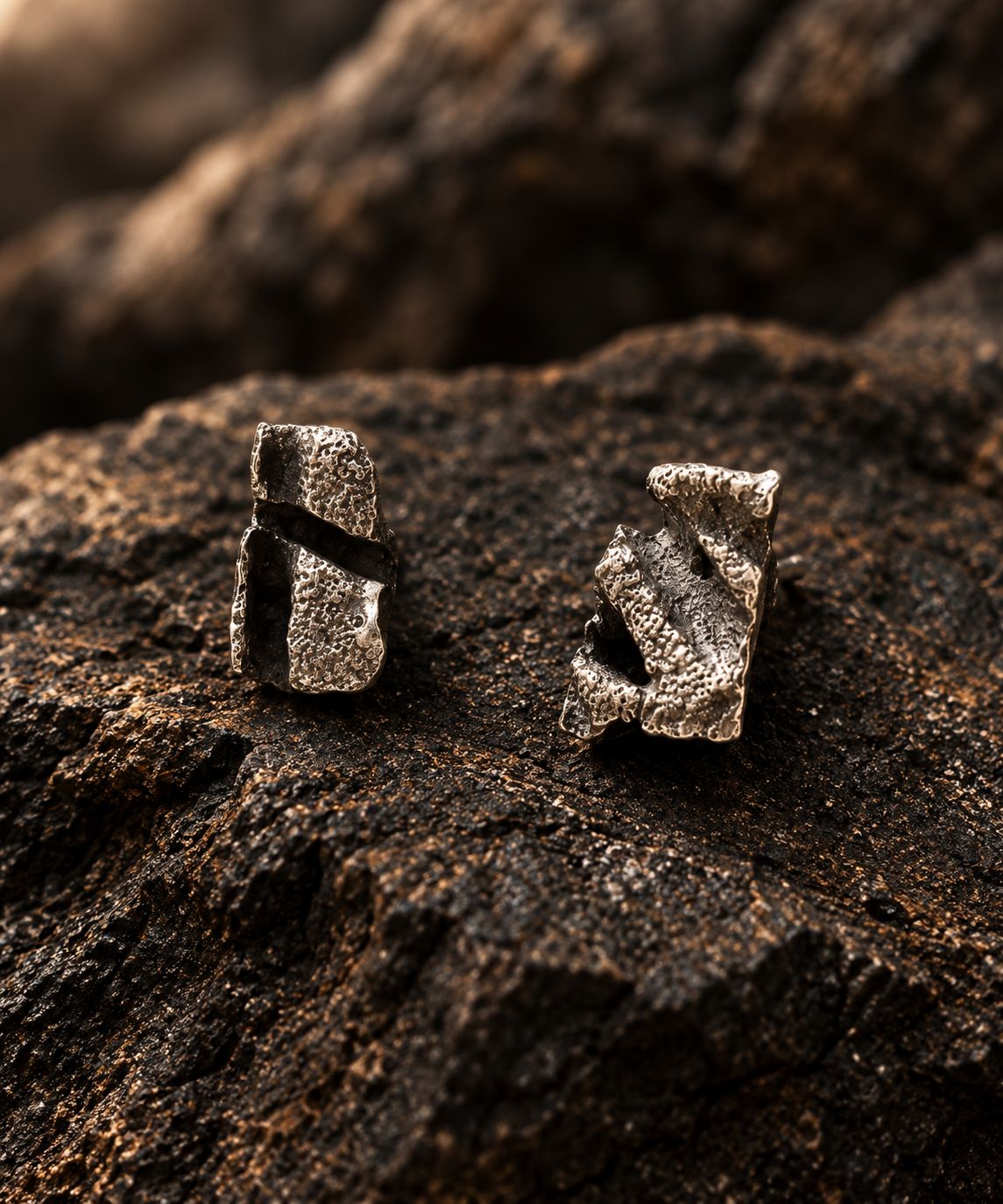 MASTEN sculptural Silver 950 earrings, handmade in Amsterdam by Tulipa