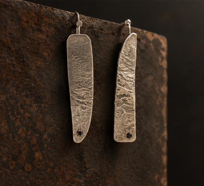 SARQUES asymmetric Silver 950 earrings, handmade in Amsterdam by Tulipa