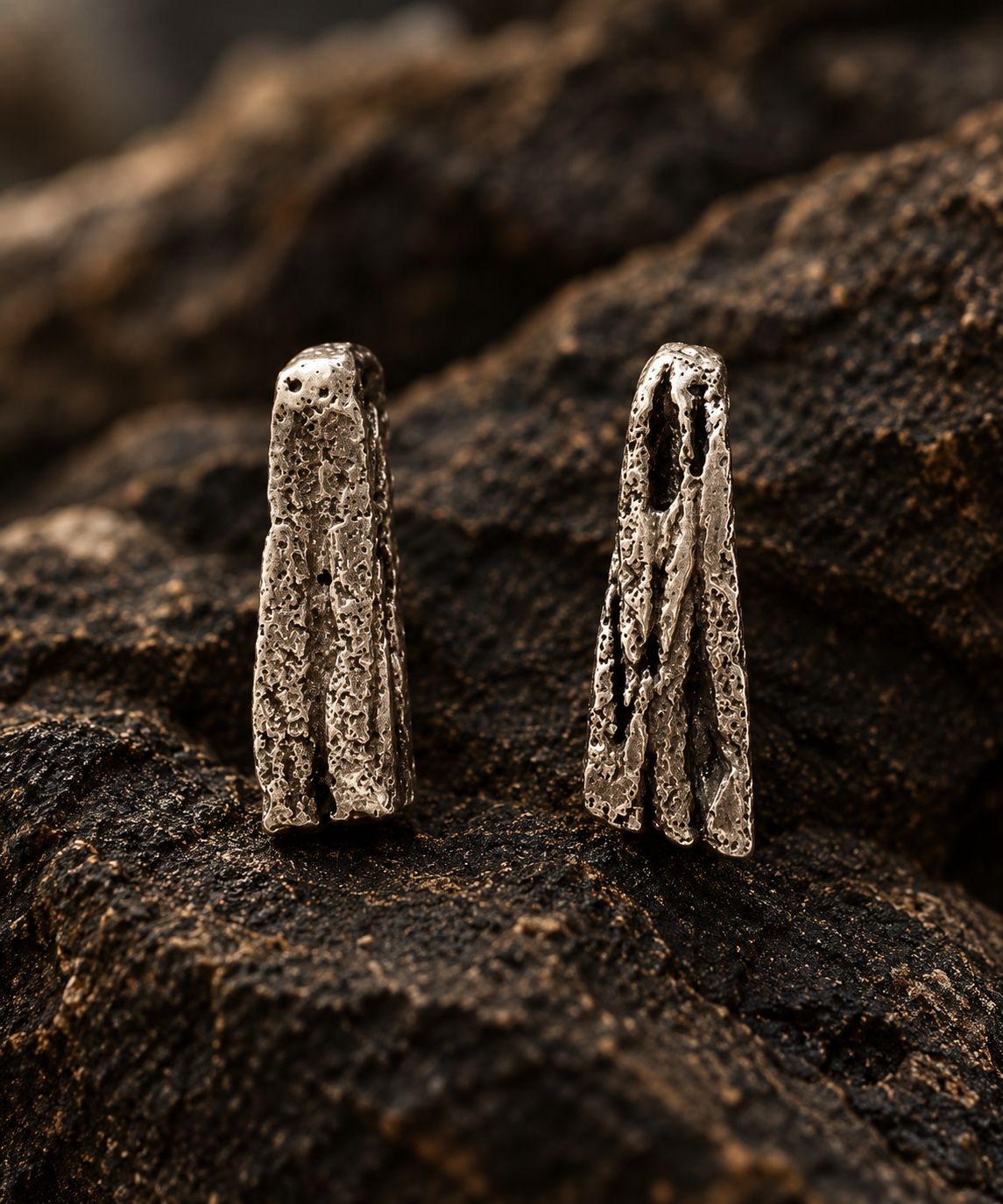 TEKRON sculptural Silver 950 earrings, handmade in Amsterdam by Tulipa